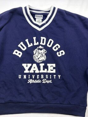 Yale Bulldogs Navy Blue V-Neck Sweatshirt